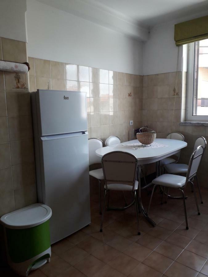 Apartamento 300 Metros Do Santuario De Fatima T4 Exterior photo
